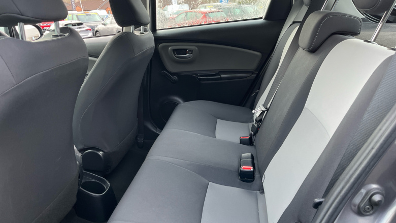 Toyota Yaris 1.5 VVT-i Icon Tech 5dr Petrol Hatchback